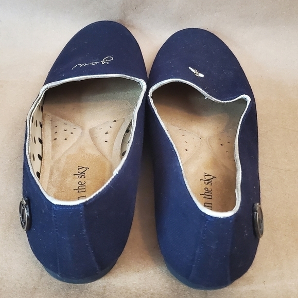 Loly in the Sky - Picture 2 of 6